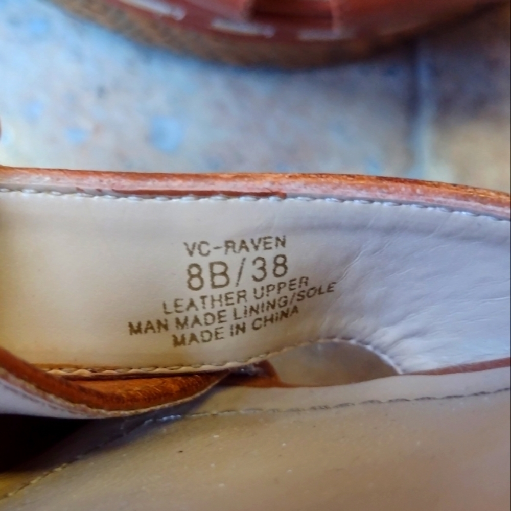 Vince Camuto Raven wedge sandals size 8B - Picture 11 of 12